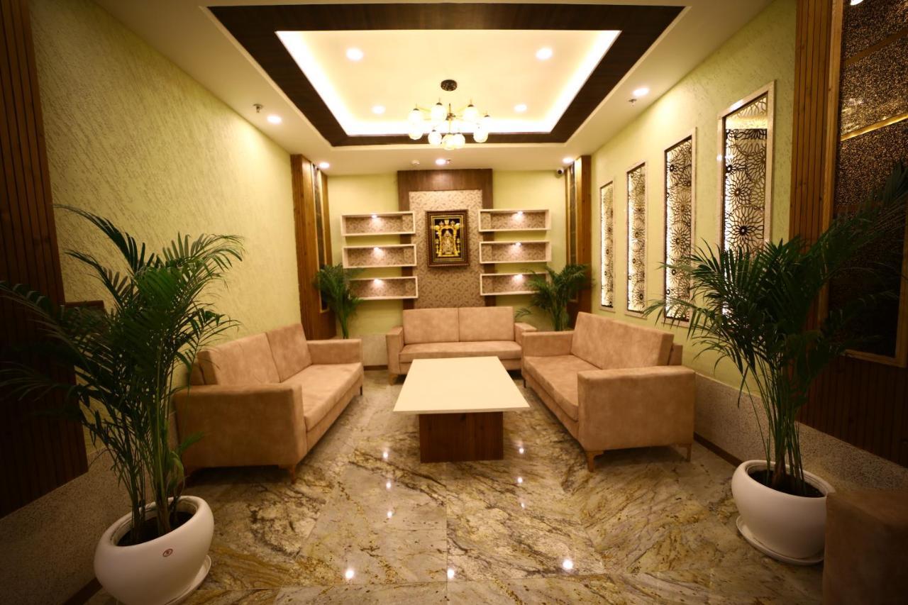 Prime Land Hotel Varanasi Exterior photo