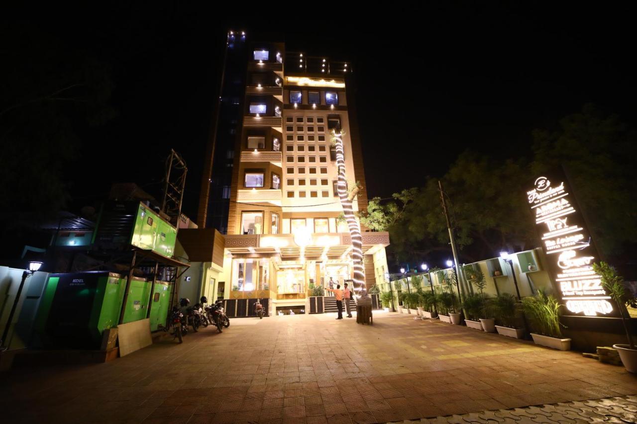 Prime Land Hotel Varanasi Exterior photo