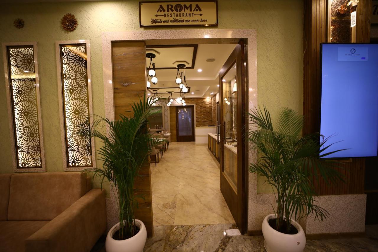 Prime Land Hotel Varanasi Exterior photo