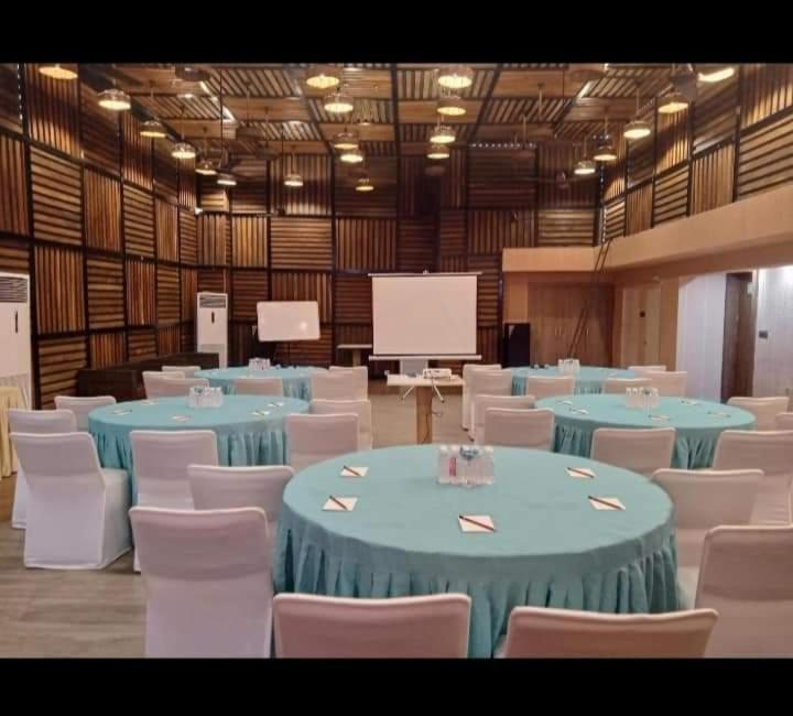 Prime Land Hotel Varanasi Exterior photo